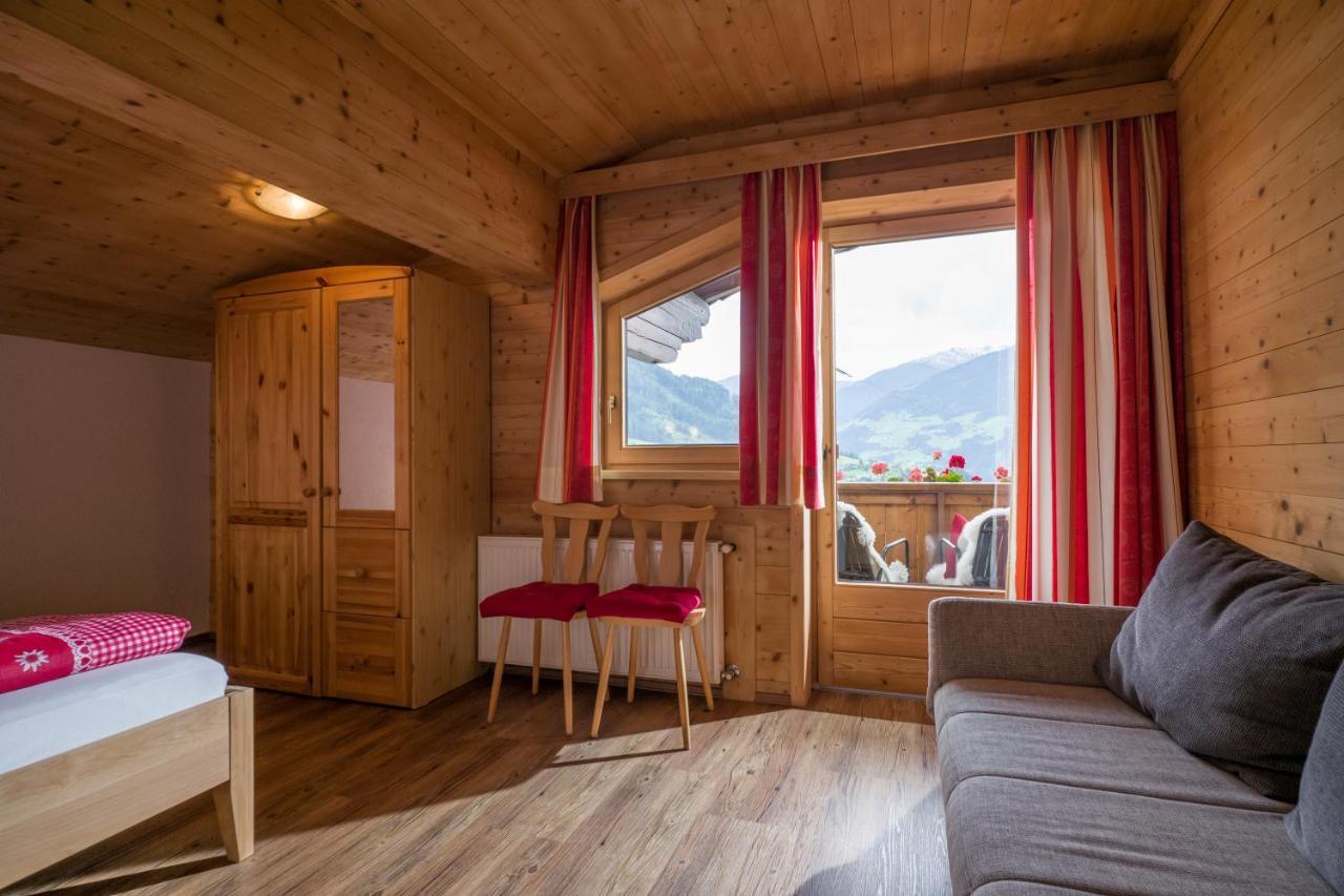 Hauser'S Ferienwohnungen Zell am Ziller Bagian luar foto
